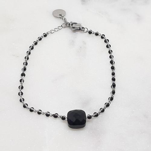 Bracelet en acier inoxydable argenté avec perles noires et perle noire centrale