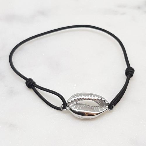 Bracelet fantaisie fil noir avec coquillage cauri argenté